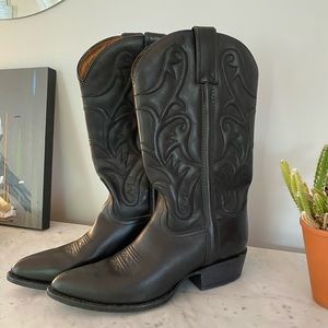 Frye black cowboy boots size 9
